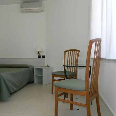 Ξενοδοχείο Hotel Inn 4*